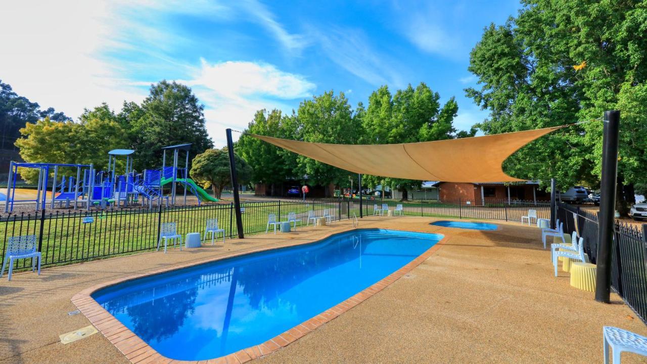 Big4 Porepunkah Holiday Park Bright Exterior photo