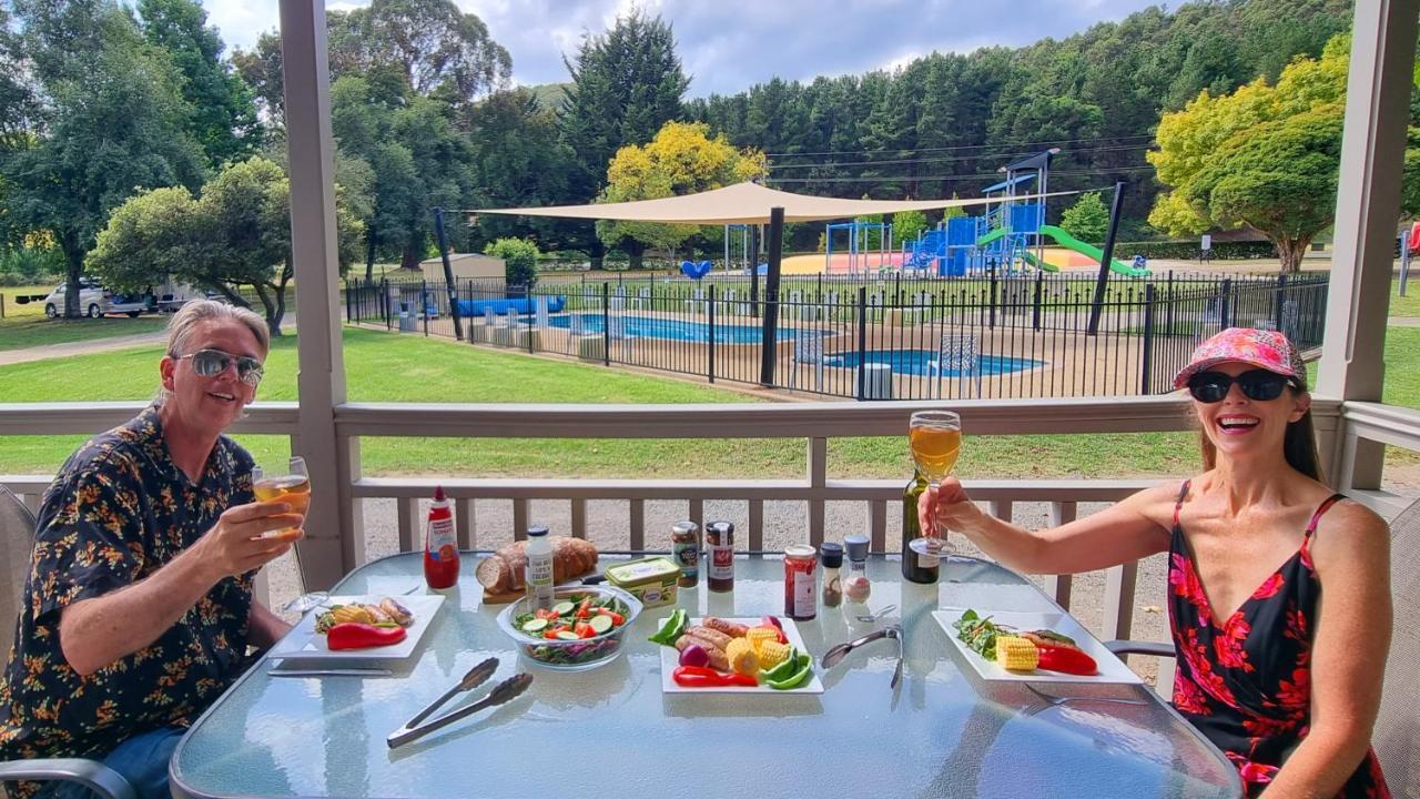 Big4 Porepunkah Holiday Park Bright Exterior photo