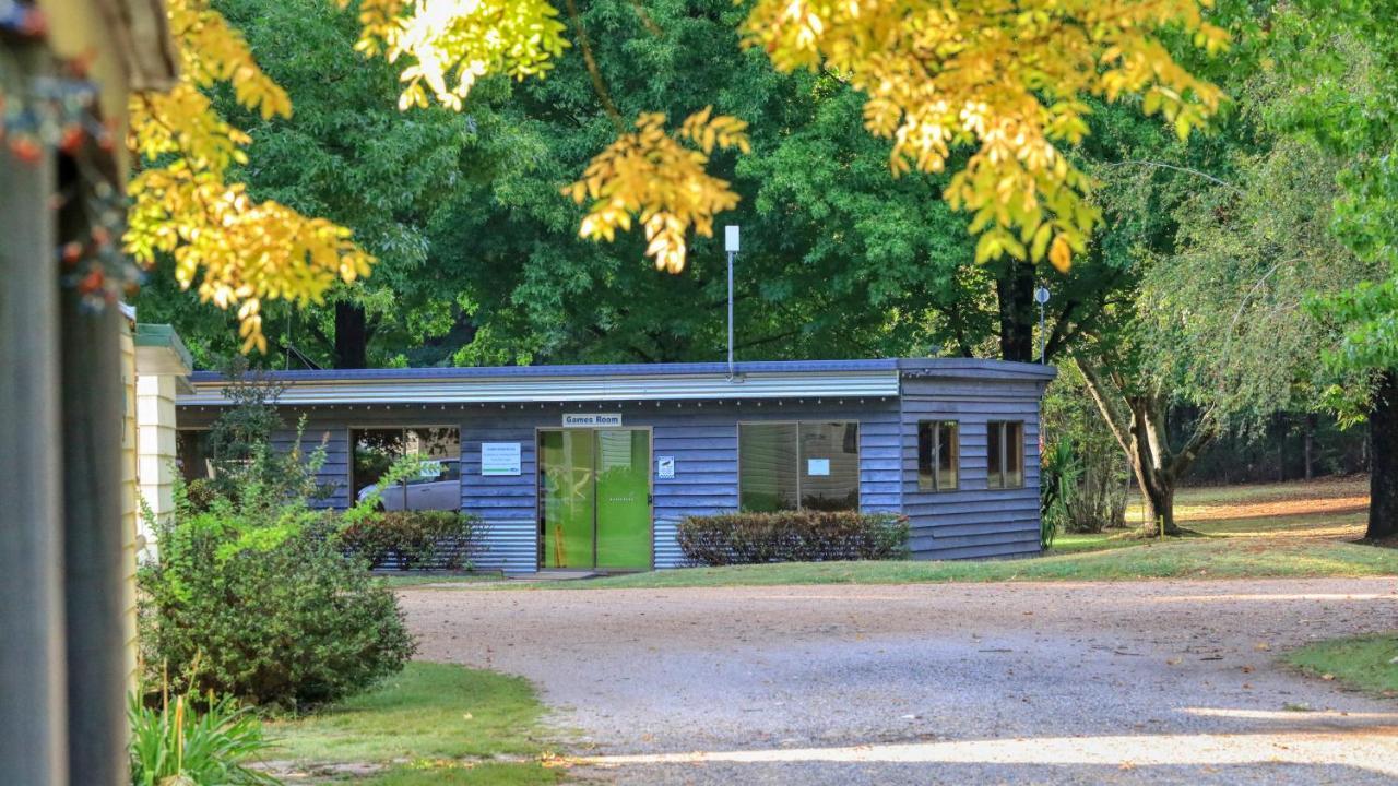 Big4 Porepunkah Holiday Park Bright Exterior photo