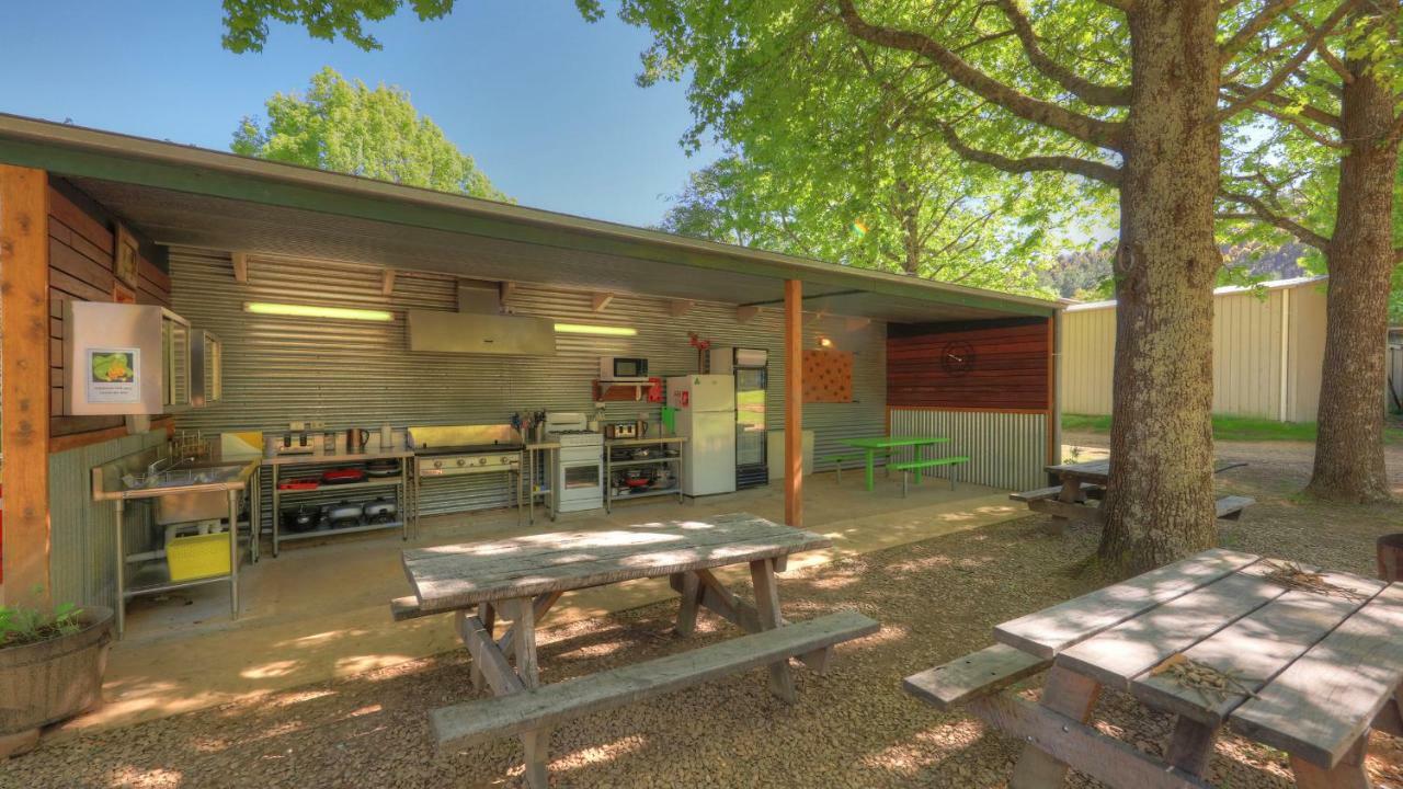Big4 Porepunkah Holiday Park Bright Exterior photo
